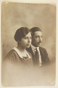 Fotografia antiga: Vieja foto Postal de un matrimonio Foto J.LLopis Valencia 1919